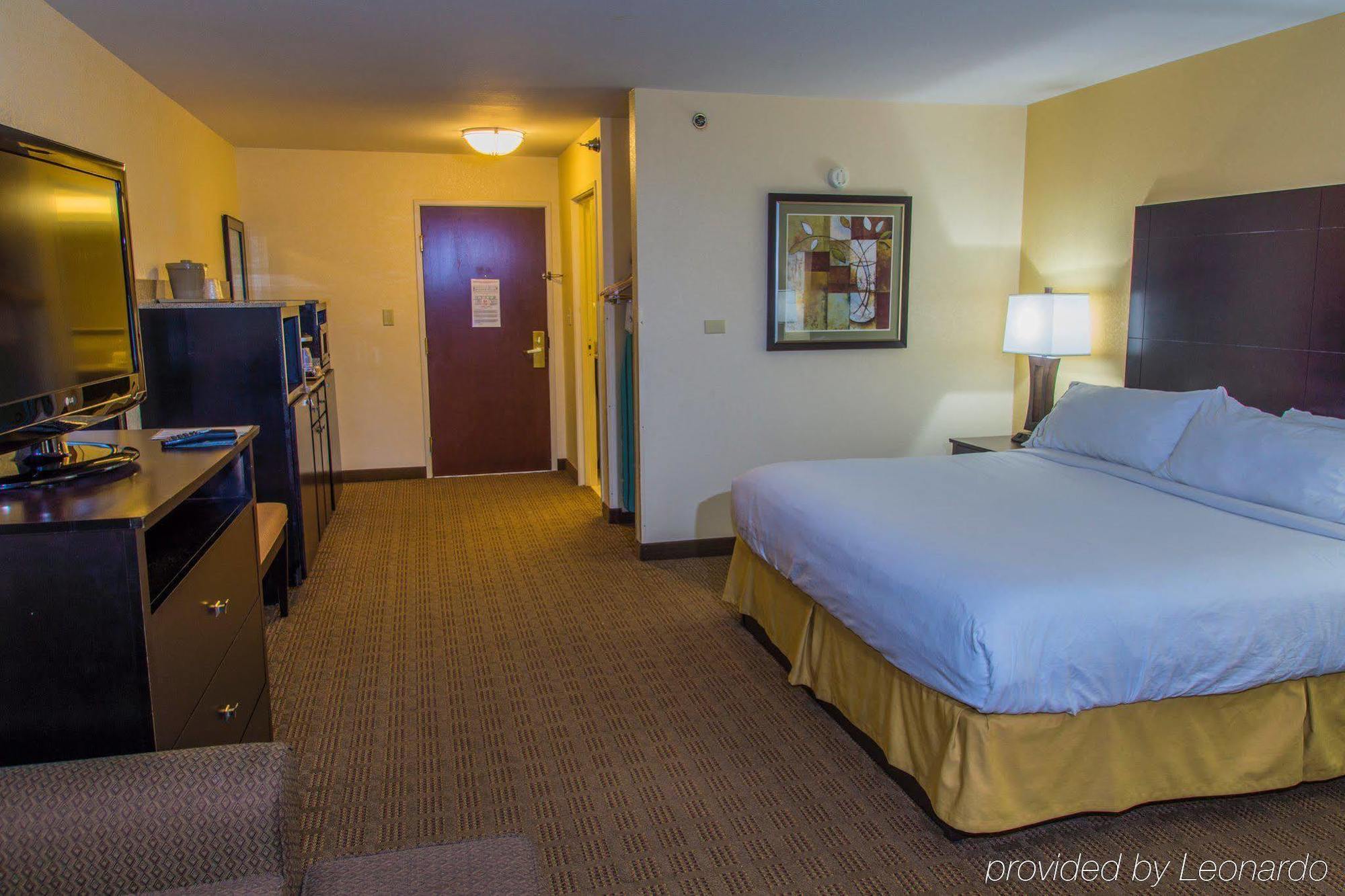 Comfort Inn & Suites Pine Bluff Exterior photo